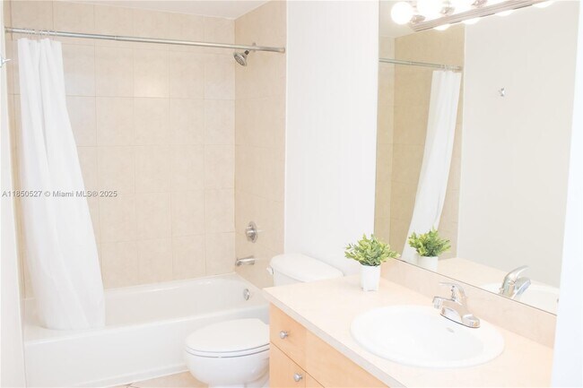 Building Photo - 2630 SW 28th St