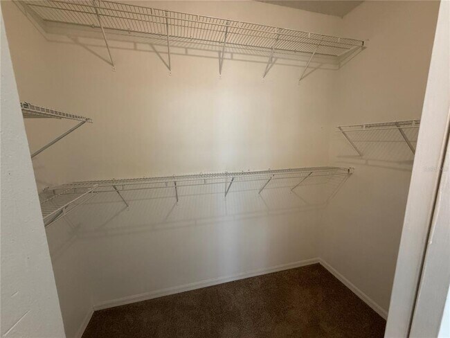 Building Photo - 1976 Willow Wood Dr