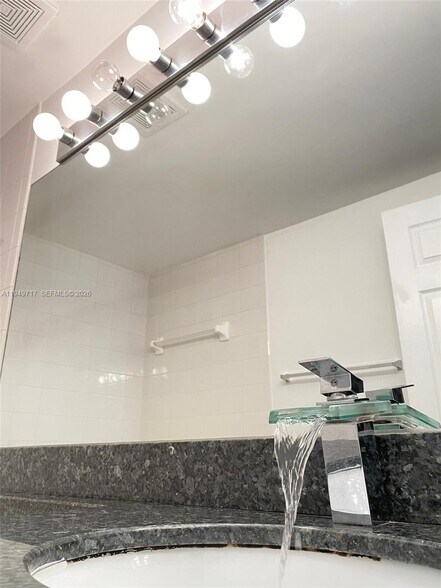 Building Photo - 2440 E Preserve Way