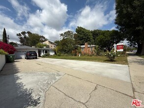 Building Photo - 14409 Hatteras St
