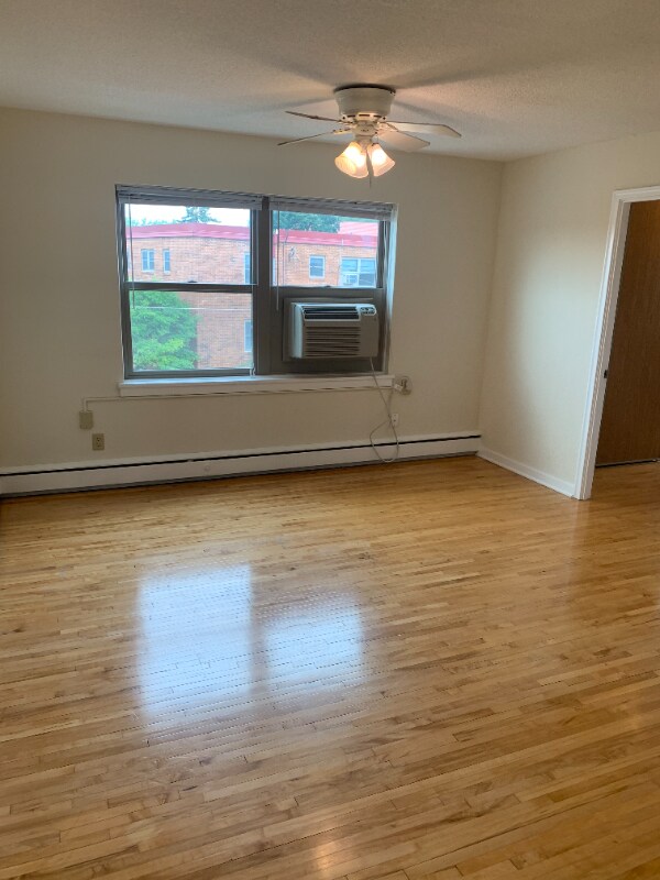 Building Photo - 877 St Paul Ave