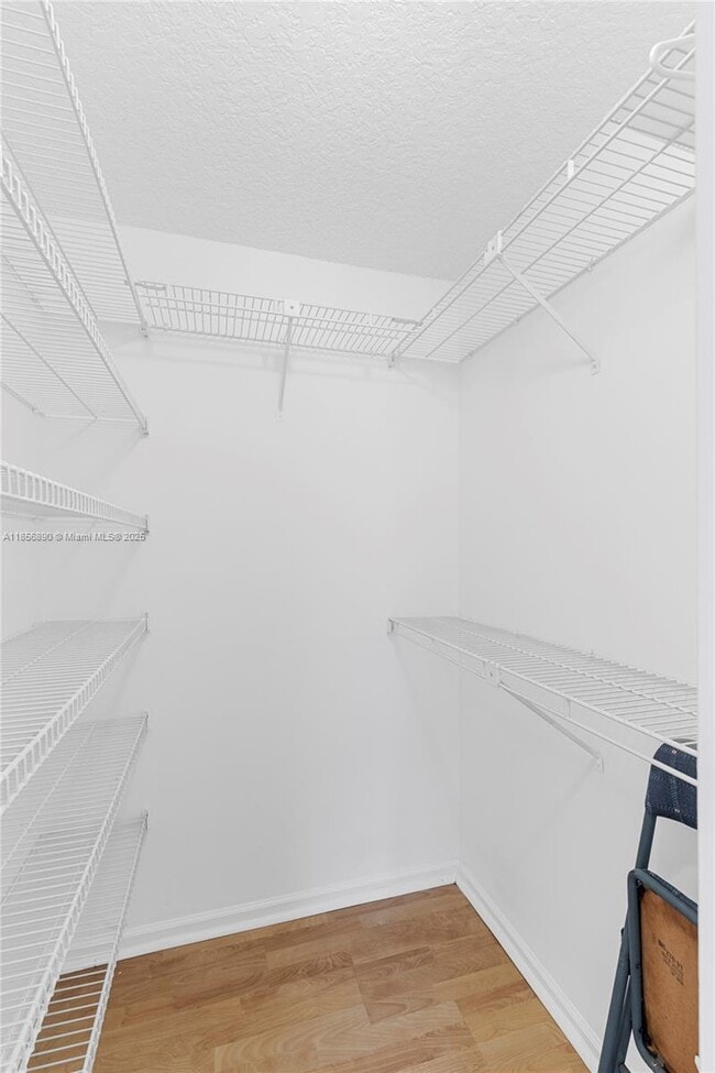 Building Photo - 15800 Surrey Cir
