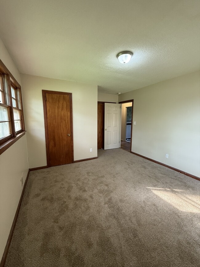 Building Photo - 317 Sunhill Rd NW