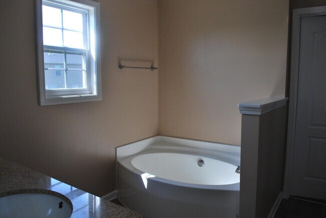 Building Photo - 1064 Jouett Creek Dr