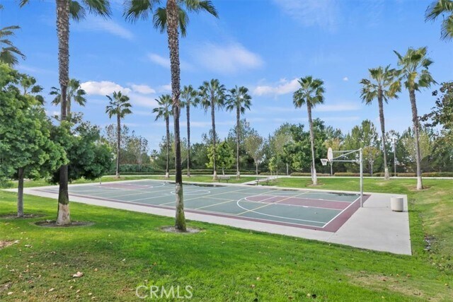 Building Photo - 55 Fuchsia