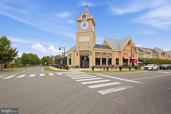 Building Photo - 27 E Broad Way