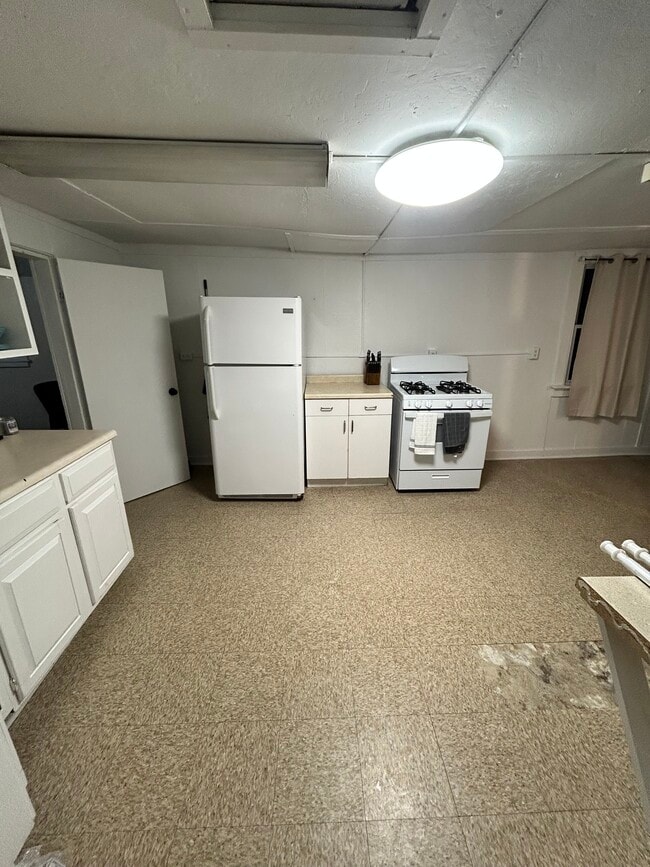 Building Photo - 171 W Seneca St