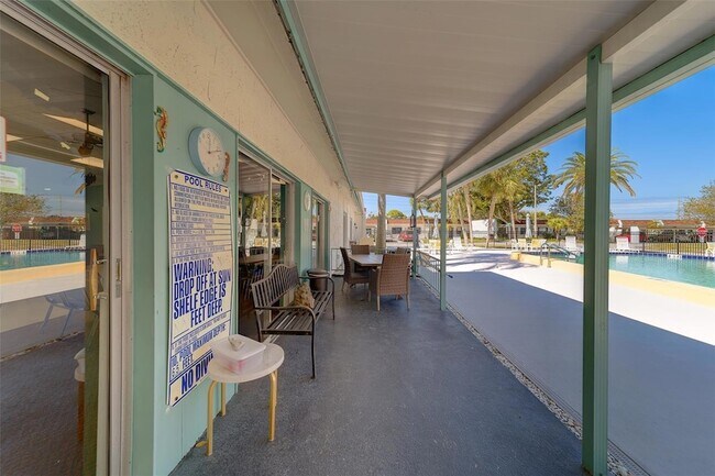 Building Photo - 13827 Mission Oaks Blvd