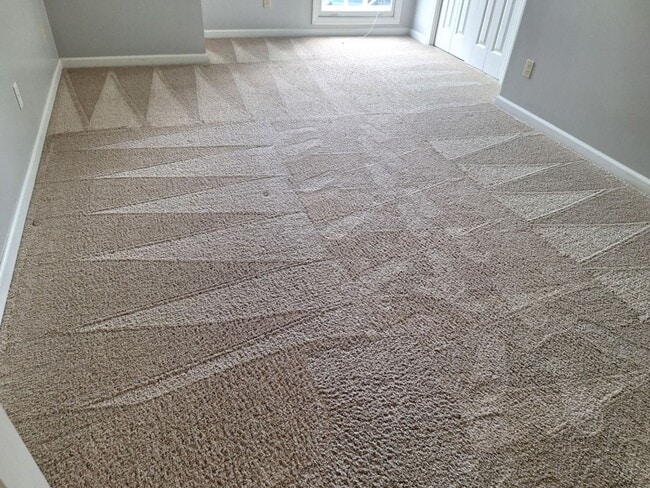 Building Photo - 4bd/3 bath located in desirable neighbor in Fox Den Subdivision in West Knoxville