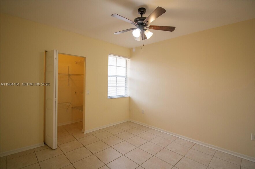 Building Photo - 2469 Centergate Dr