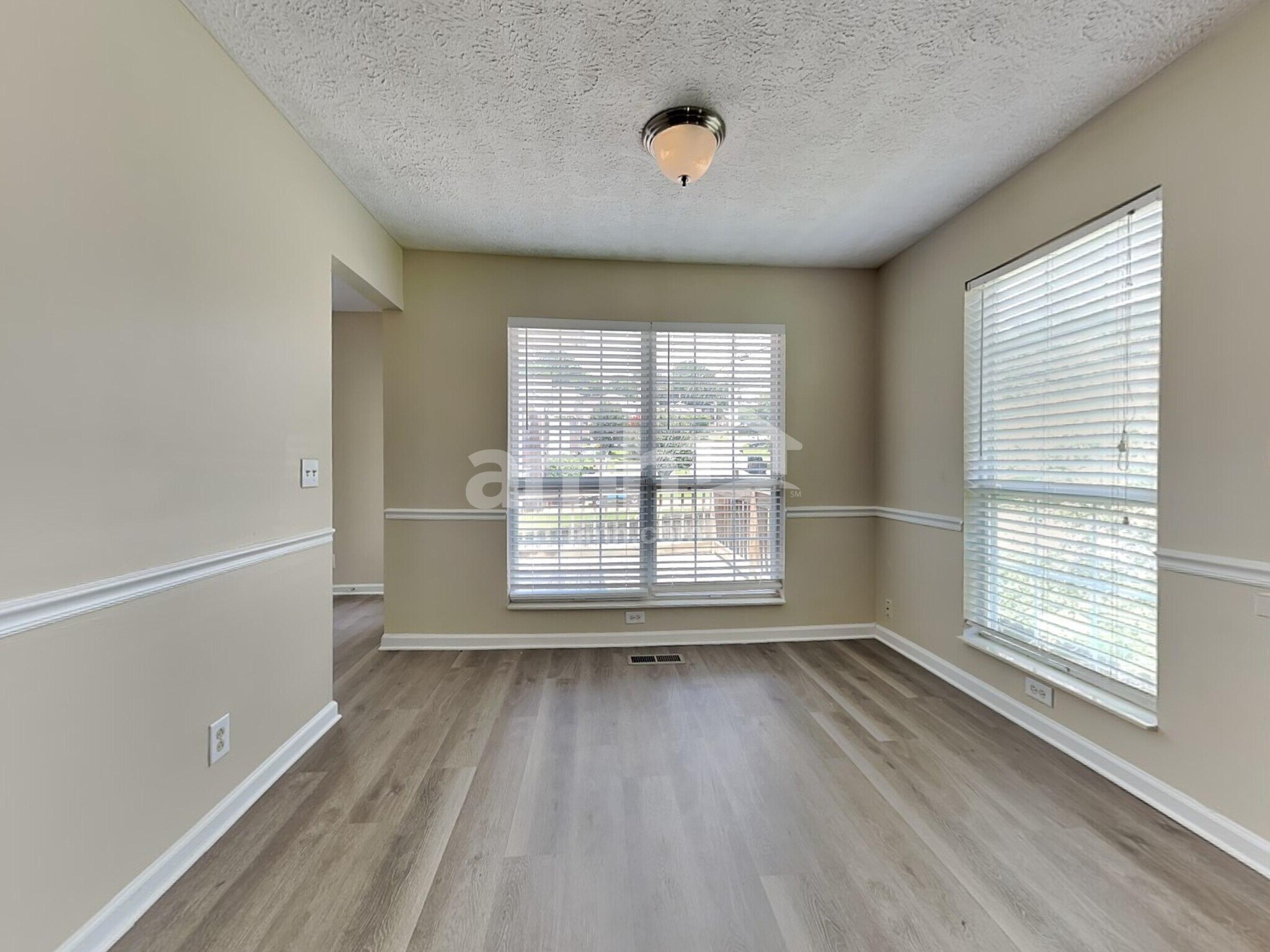 Building Photo - 3000 S Waterford Ct