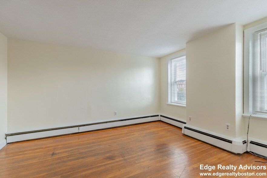 Building Photo - 132 Emerson St