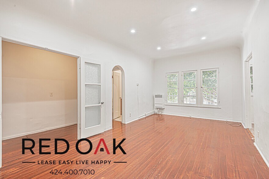 Primary Photo - 706 N St Andrews Pl