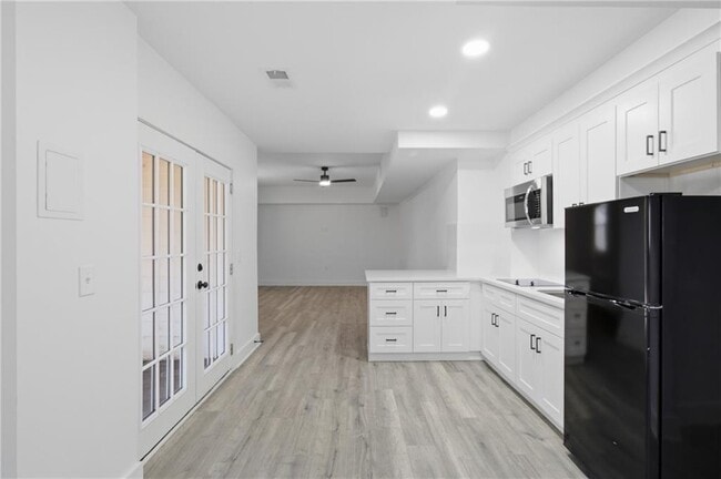 Building Photo - 230 Pinebridge Ct