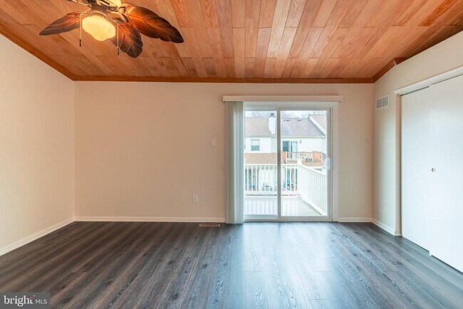 Building Photo - 308 Wayne Ct