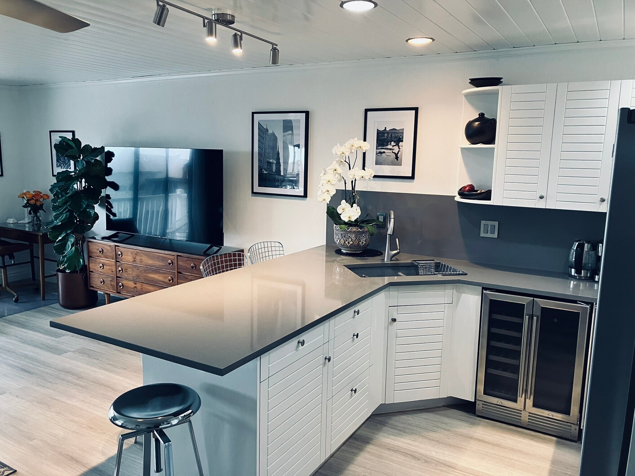 Large Countertop - 2698 Spyglass Dr