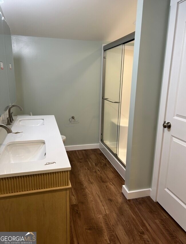 Building Photo - 522 Capri Dr