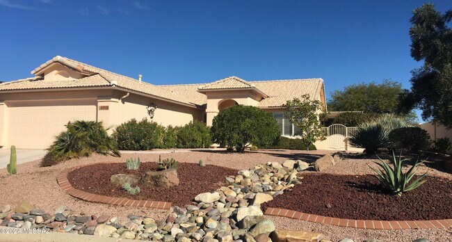 Building Photo - 65558 E Rose Ridge Dr