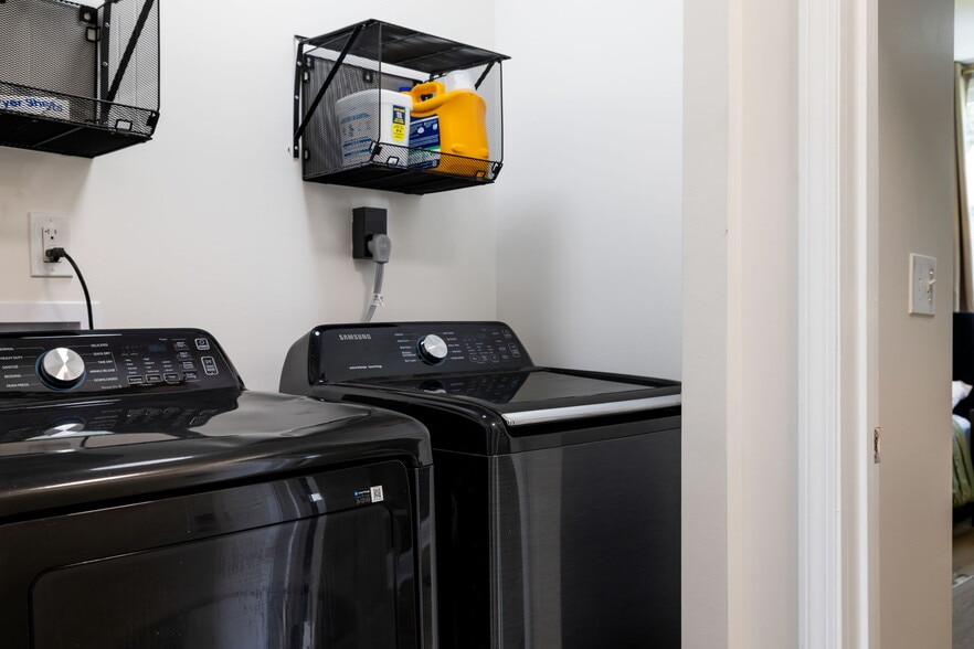 Washer and Dryer in Unit - 845 Chislett St