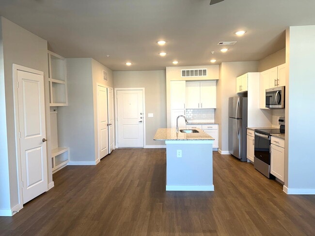 Primary Photo - 1700 Daleside Ln