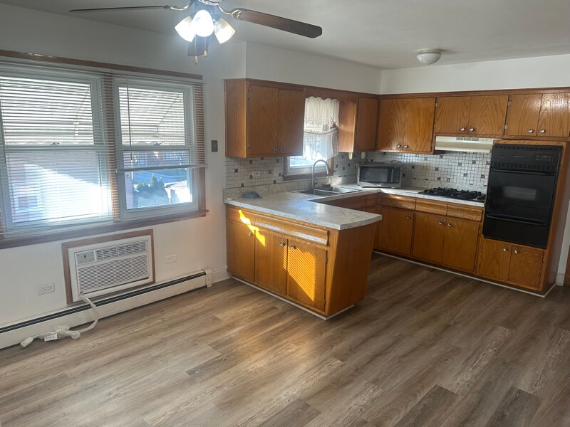 Building Photo - 5948 W 79th St