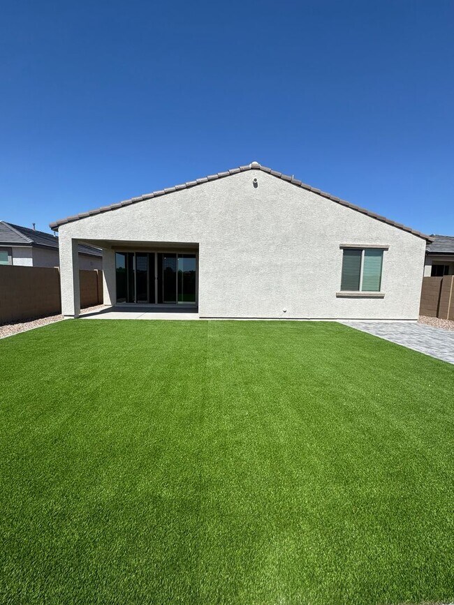 Building Photo - BRAND NEW HOME IN ALORAVITA IN PEORIA