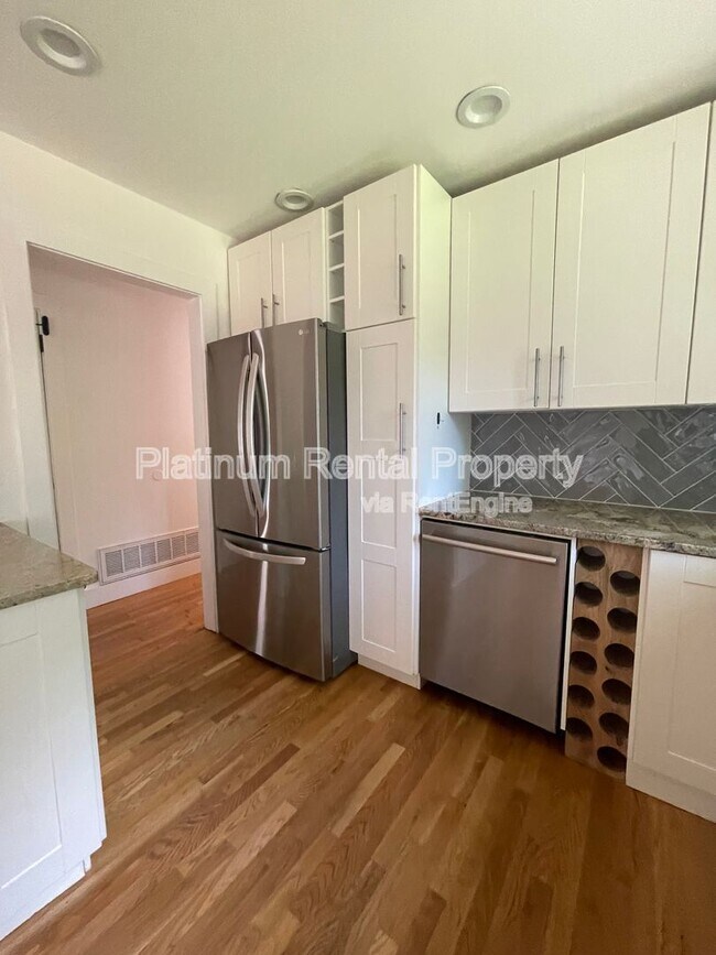 Building Photo - 3828 Donaldson Dr
