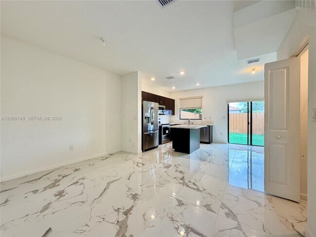 Building Photo - 18110 SW 148th Rd