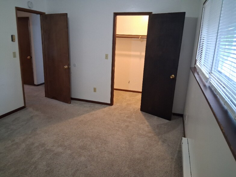 Building Photo - 2204 SE Tacoma St