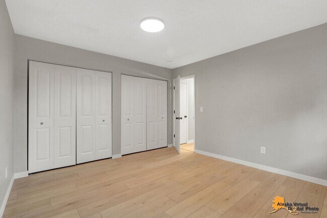 Building Photo - 6500 E 10th Ave