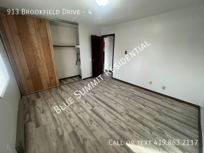 Building Photo - 913 Brookfield Dr