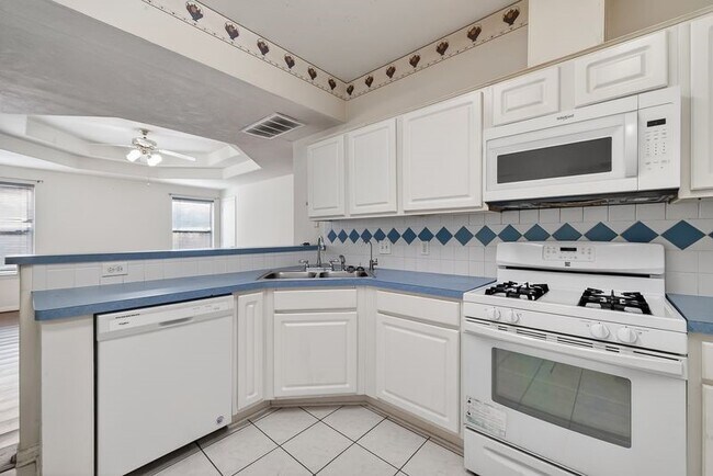 Building Photo - 15903 Timber Chase Dr