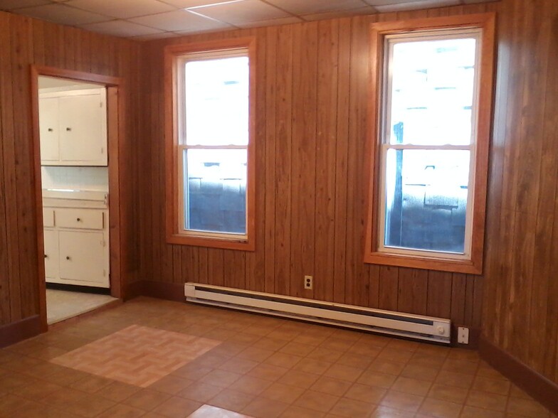 Building Photo - 96 Bennington St
