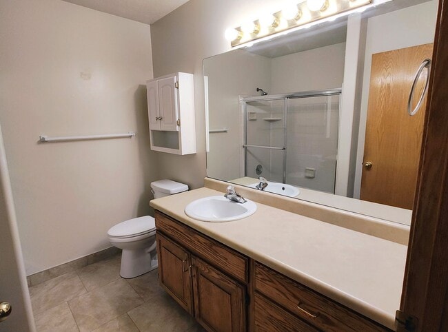 Building Photo - 5 BD 3 BA 2900 sq ft HOME IN DRAPER.