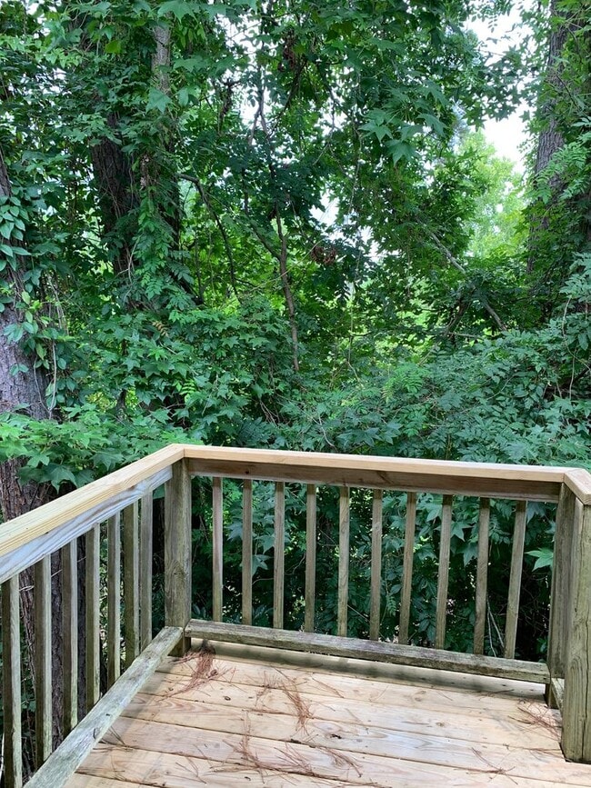 Building Photo - 2114 Wisteria Dr