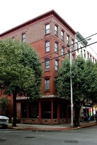Building Photo - 101 Willow Ave