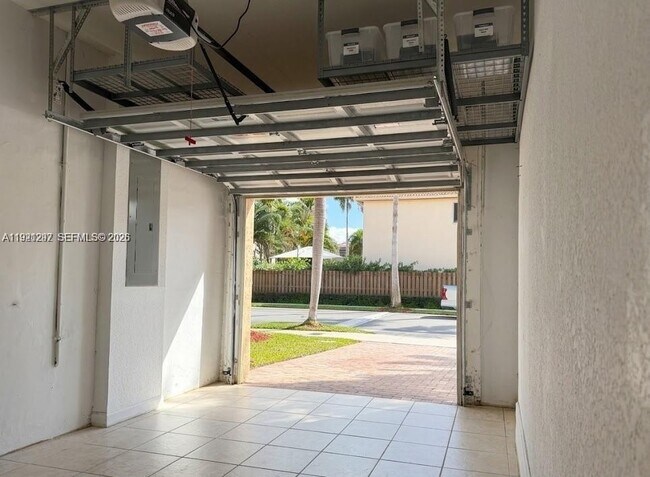 Building Photo - 11541 NW 68th Terrace