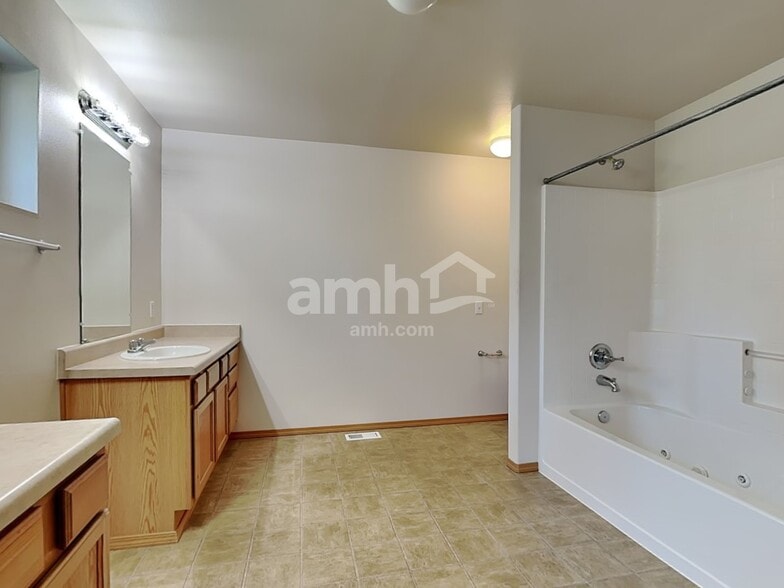 Building Photo - 20126 52nd Ave E