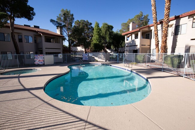 Building Photo - 737 Rock Springs Dr