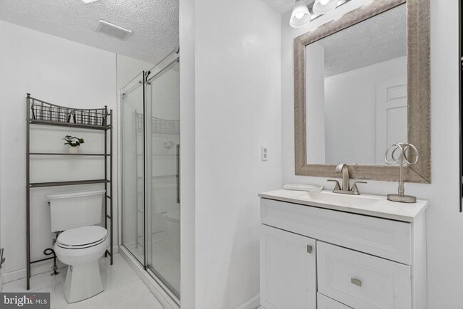 Building Photo - 8123 Steeple Chase Ct