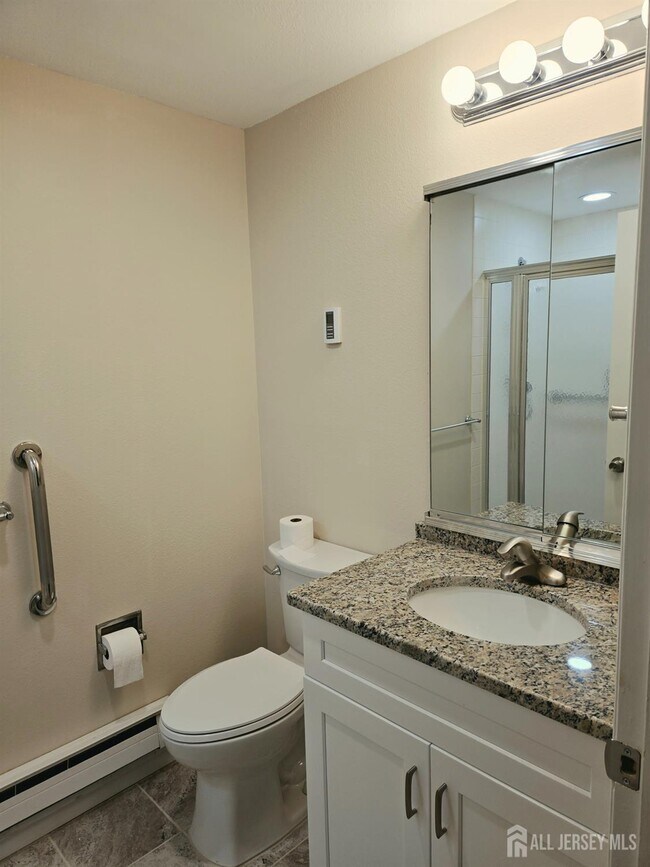 Building Photo - 526 Terry Ln