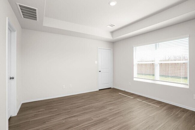 Building Photo - 3213 Yellow Rose Dr