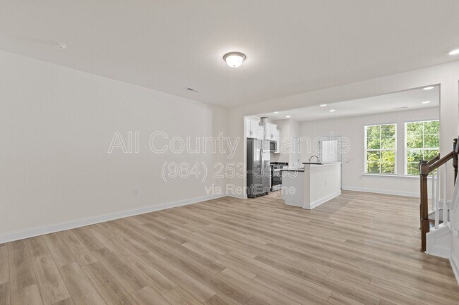 Building Photo - 1176 Channel Drop Dr