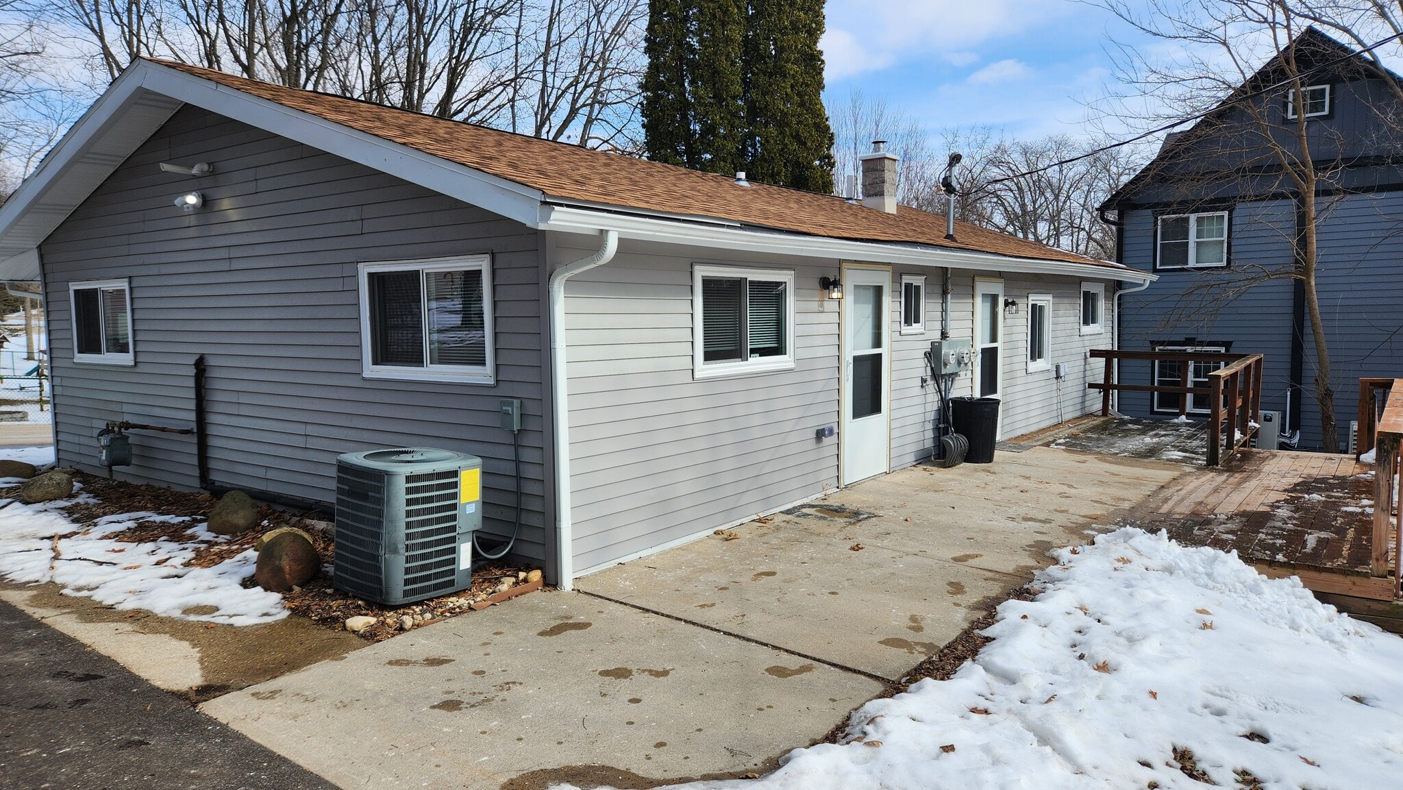 Building Photo - 30917 Shady Ln