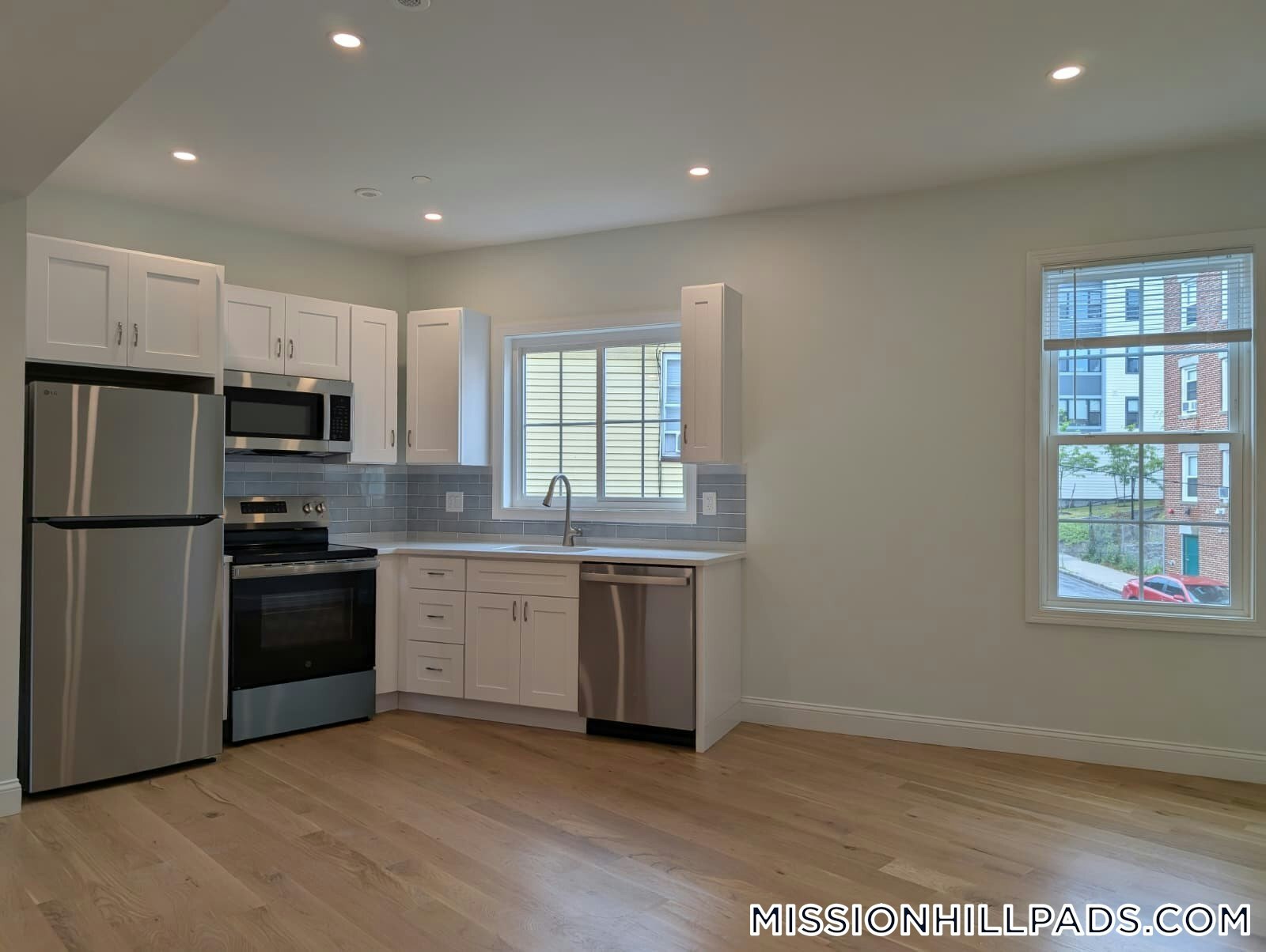 Building Photo - 38 Regent St