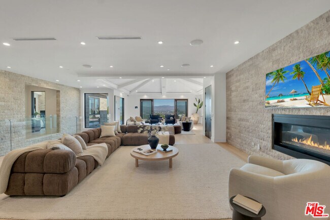 Building Photo - 3116 Elvido Dr