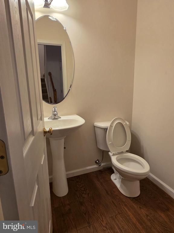 Building Photo - 43855 Chadwick Terrace