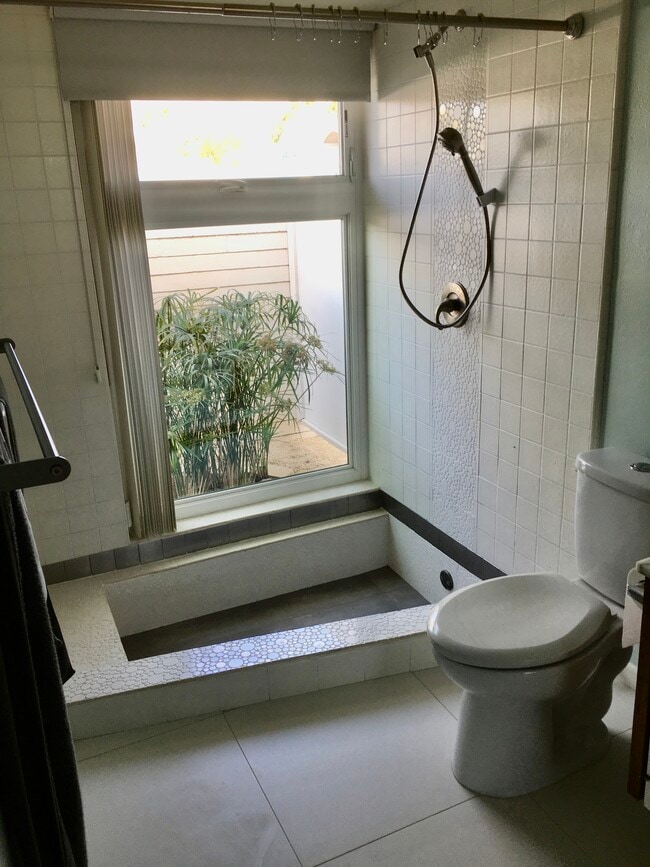 Building Photo - 2522 S Sierra Madre