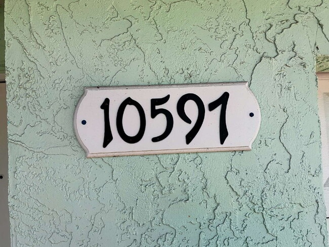 Building Photo - 10597 101st Ave