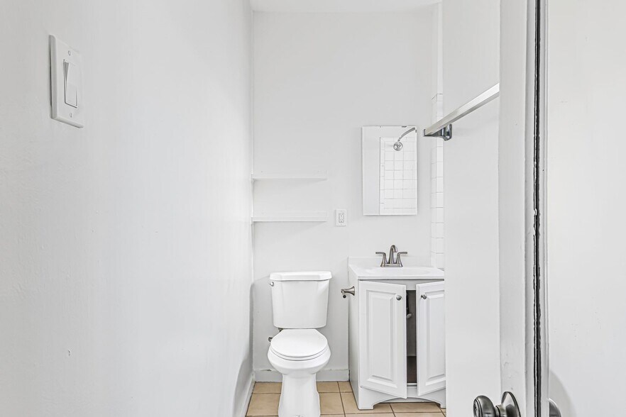 Building Photo - 119 Orange Ave